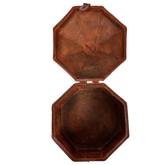 Asian Octagonal Large Papier-mâché  Lacquered Trinket Box with Latch-Unique! - Picture 6 of 10